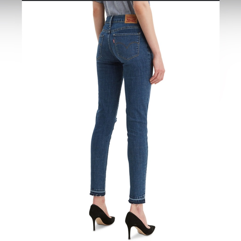 Levi’s 711 Skinny Jeans